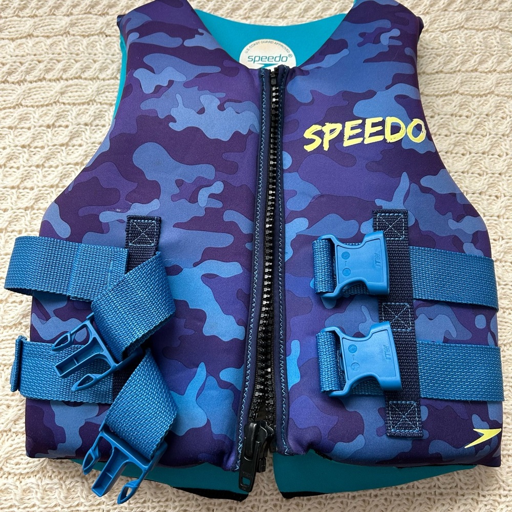 Speedo Blue Camo Swim Vest with Secure Buckles